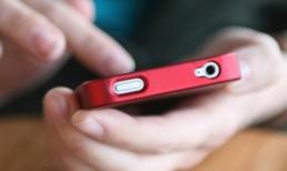 Nhờ người chết đưa điện thoại vào tù