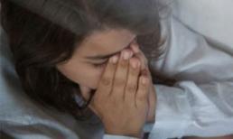 Chồng mua dụng cụ tự sướng về cho vợ “thỏa mãn”