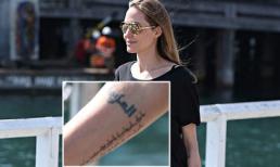 Angelina khoe hình xăm mới ở cánh tay phải