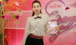 Hà Hồ chuyên nghiệp làm "chủ xị" show ca nhạc