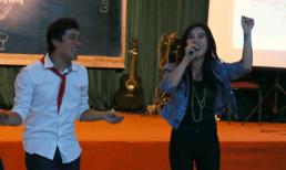 Hà My The Voice "tưng bừng" cùng học sinh trước đêm liveshow 
