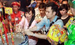 Sao Việt thành kính đi cúng lễ ngày giỗ Tổ ngành sân khấu