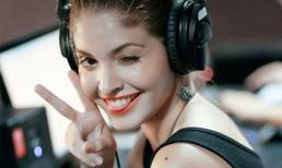 Andrea và khoảnh khắc hồn nhiên của 'búp bê Tây'