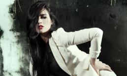 Lại Hương Thảo cá tính với thời trang đen trắng