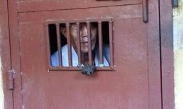 Ông lão 84 tuổi hiếp dâm cháu gái 11 tuổi