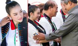 Lý Nhã Kỳ giản dị áo thun trắng gặp gỡ tổng thống Indonesia