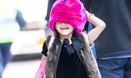 Suri đội mũ 'khổng lồ' lụp xụp che gần hết mặt