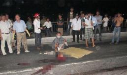 Người đàn ông nát người sau khi lao vào xe tải tự vẫn