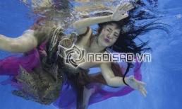 Những tư thế 'khó đỡ' dưới nước của danh hài - Á hậu Thuý Nga