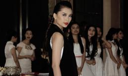 "Siêu vòng 3" Lan Hương dự tiệc với trang phục tự thiết kế