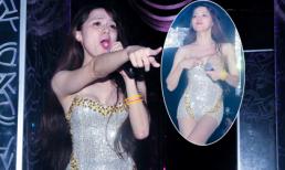 Hương Giang Idol lộ vòng 1 khi biểu diễn ở quán bar