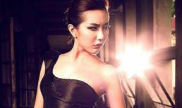 Ngắm Xuân Nhung ấn tượng với tạo hình thiên nga đen