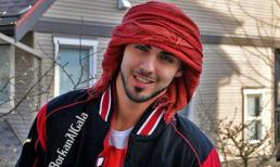 "Chàng trai bị trục xuất" gửi tâm thư tới fan Việt