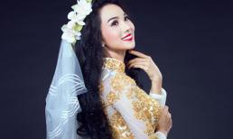 Bạn gái Ưng Hoàng Phúc rạng rỡ với váy cưới và 'vương miện' hoa