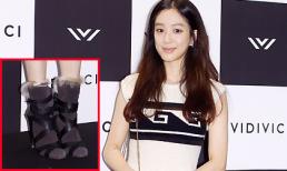 'Nữ hoàng thời trang' Hàn Quốc mùa hè đi boots lông quấn dây chằng chịt