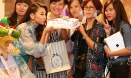 Thanh Hằng được fan Hà Nội tổ chức sinh nhật ngay tại event