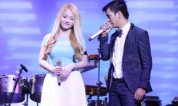 Hoài Lâm không rời mắt khỏi MiA khi song ca