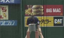 Video minh tinh xinh đẹp dùng đầu đập gạch