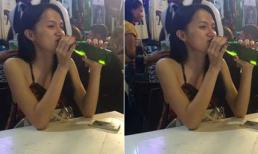 Lộ ảnh Hương Giang Idol ngồi nhậu tu bia như đàn ông