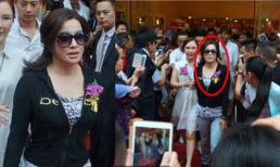 Lưu Hiểu Khánh ăn mặc xì-tin, bị người hâm mộ vây kín