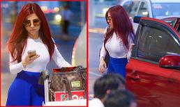 Ca sĩ - DJ Thúy Khanh diện váy sành điệu nổi bật tại sân bay