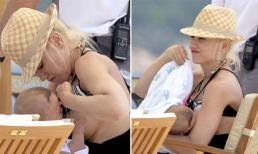 'Gái ba con' Gwen Stefani vô tư vạch áo cho con bú trên bãi biển