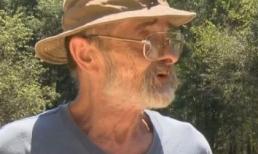 Kỳ lạ tên trộm hít nhầm tro cốt người chết vì tưởng là... ma túy