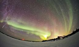 Ngắm cực quang huyền ảo ở Canada