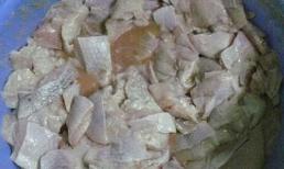 Ớn lạnh quy trình chế biến cơm bình dân từ thực phẩm bẩn