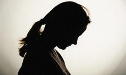 Bé gái 13 tuổi sinh con sau khi 'quan hệ' với anh trai 15 tuổi