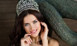 Ngỡ ngàng với nhan sắc sắc đẹp không tì vết của Hoa hậu 3 con