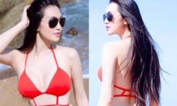 Khánh My khoe da 'bạch tuyết' trên biển 'ăn đứt' Ngọc Trinh