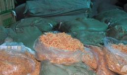 Hà Nội: Bắt giữ 2 tấn mực khô nghi làm từ cao su chuẩn bị “Nam tiến”