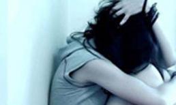 Công an khổ sở lấy lời khai bé gái ''quan hệ'' với 3 sinh viên