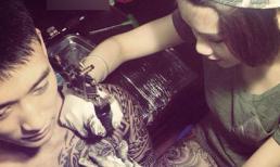 9X Hà thành xăm kín lưng và mặt quỷ ở chân