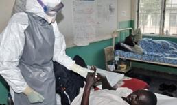 Một phụ nữ nghi nhiễm Ebola chết trên máy bay