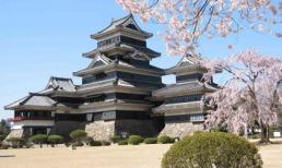 Ghé thăm lâu đài với giếng nước ma ám 'gai người' ở Nhật Bản