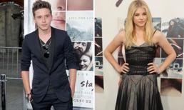 Con trai Becks diện vest lịch lãm đẹp lấn át bạn gái