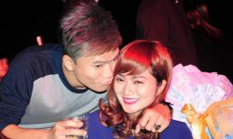 Khang Việt ôm hôn 'người yêu tin đồn' trong tiệc sinh nhật