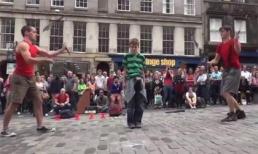 Thót tim với màn biểu diễn xiếc đường phố