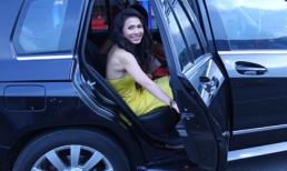 Việt Trinh đi xế hộp sang trọng tới 'nhận chức' mới