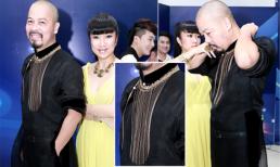 Đức Hùng diện trang sức 'khủng' đi xem chung kết Sao Mai điểm hẹn