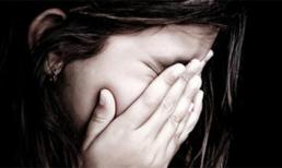 Mẹ ‘dâng’ trinh tiết con gái 15 tuổi cho ‘thầy cúng’ để trừ tà