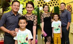 Gia đình Kim Hiền lần đầu tái xuất rạng rỡ sau đám cưới