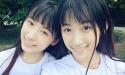 Hai chị em sinh đôi xinh như thiên thần, học lại cực giỏi