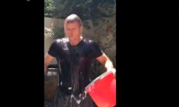 Diễn viên có hạng Hollywood dội nước đá và bồn cầu theo trào lưu