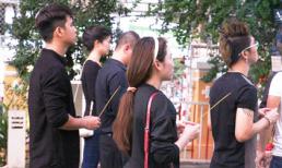 Bạn bè, người thân làm lễ cầu nguyện cho ca sĩ Thái Phong Vũ