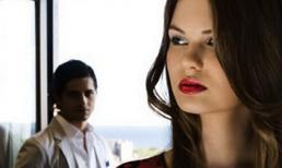 'Chạm mặt vợ cũ, anh không muốn giới thiệu tôi là bạn gái anh'