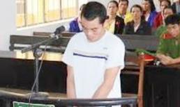 Ba con khóc thét chứng kiến bố giết mẹ dã man