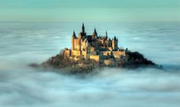 Thăm lâu đài tráng lệ giữa biển mây ở Đức